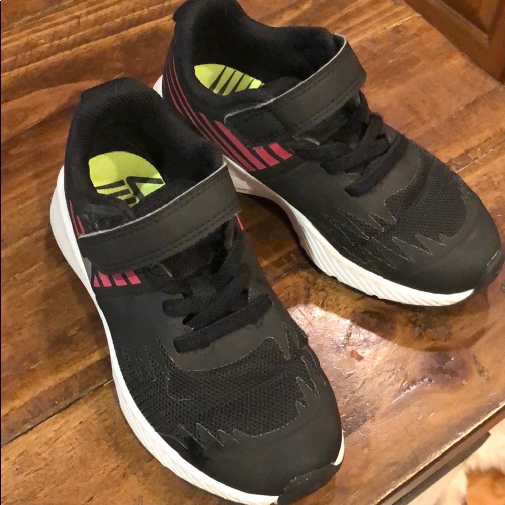 Girls sneakers